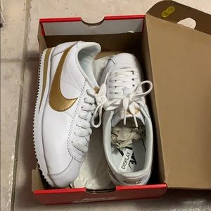 Nike WOMENS Classisms Cortez Leather